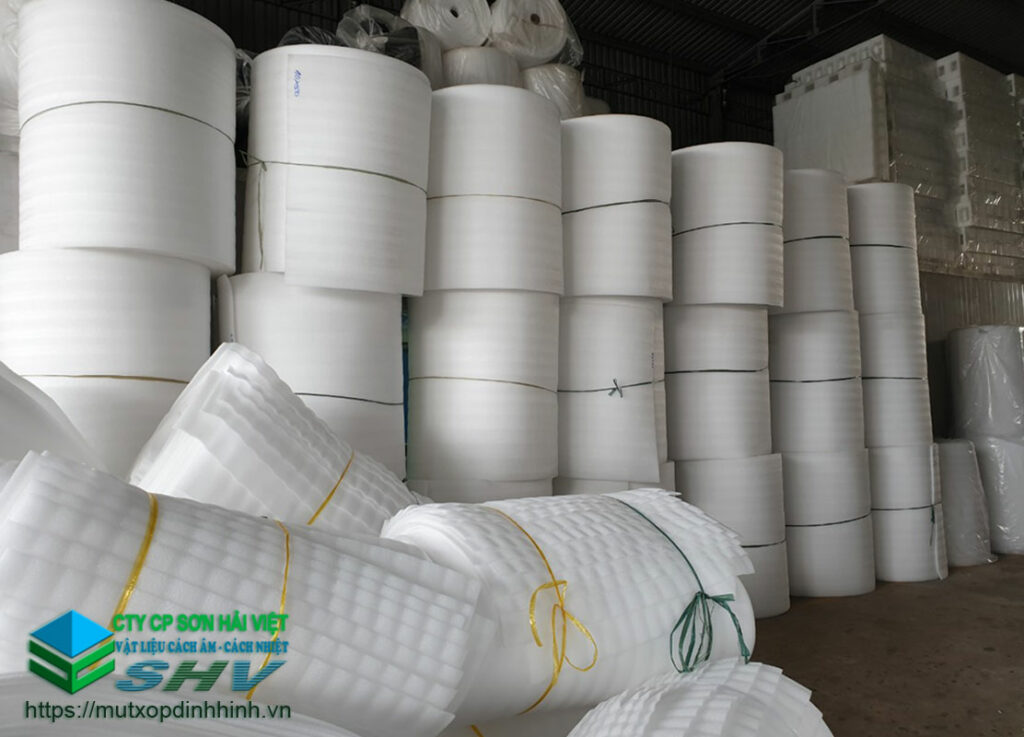 Cuộn màng xốp hơi bọc gói hàng